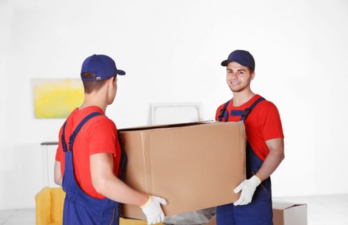 Local moving assistance in Richmond for flats, homes, and offices
