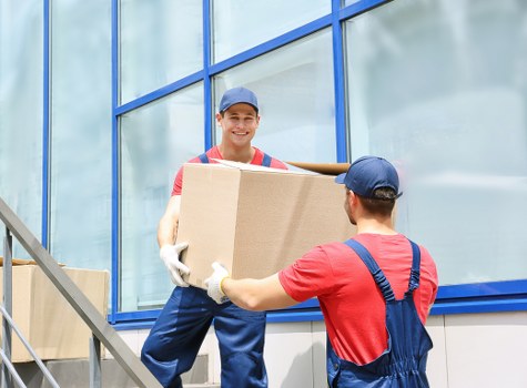 Careful packing and labeling for a Richmond home move