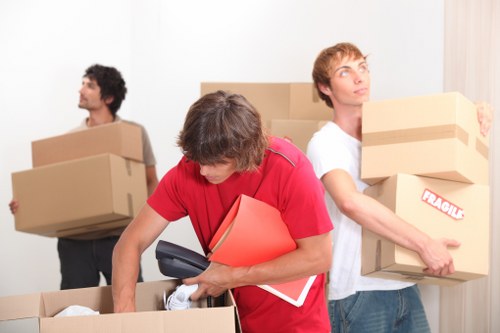 Organised flat removal process in Richmond with local moving expertise